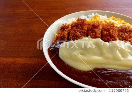 煎蛋捲起司炸肉排咖哩 煎蛋捲起司炸肉排咖哩 113080735