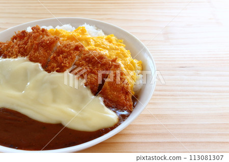 Omelet cheese cutlet curry 113081307