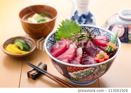 Nanki Katsuura Port Tuna bowl (Raw tuna) Lean, medium fatty tuna, large fatty tuna Nanki Katsuura Port Tuna bowl (Raw tuna) Lean, medium fatty tuna, large fatty tuna 113081926