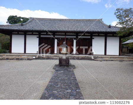 The main hall of Shin-Yakushi-ji Temple houses the National Treasure Yakushi Nyorai Seated Statue and the Twelve Generals Standing Statue The main hall of Shin-Yakushi-ji Temple houses the National Treasure Yakushi Nyorai Seated Statue and the Twelve Generals Standing Statue 113082276