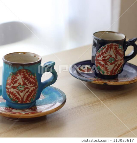 Two types of Yachimun cups with patterns resembling peacock feathers Two types of Yachimun cups with patterns resembling peacock feathers 113083617