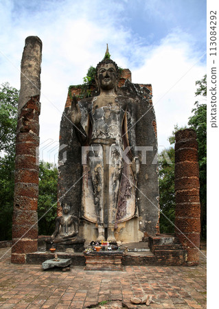 Statue of Buddha at Wat Saphan Hin in Sukhothai Statue of Buddha at Wat Saphan Hin in Sukhothai 113084292