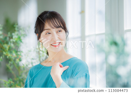 中年婦女伸展 113084473