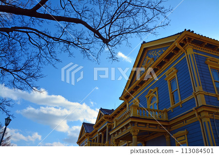 Former Hakodate Ward Public Hall, a stately Western-style building from the Meiji era 113084501