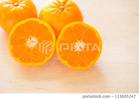 Cut orange Murcott 23 113085247