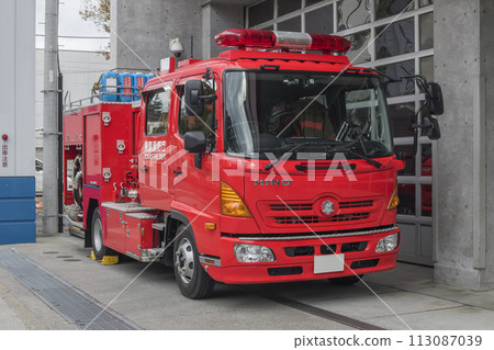 Fire engine on standby Fire engine Emergency vehicle Fire engine on standby Fire engine Emergency vehicle 113087039