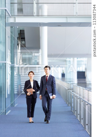 男女商務行走 113087344