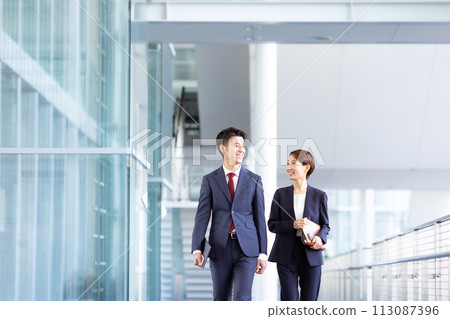 男女商務行走 113087396