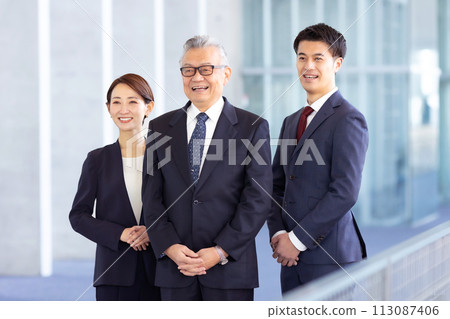 3 men and women business 3 men and women business 113087406