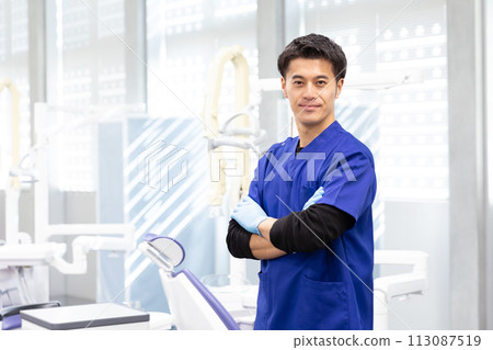 牙醫牙科護理雙臂交叉 113087519