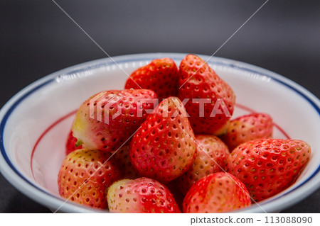 Strawberry, red, fruit 113088090