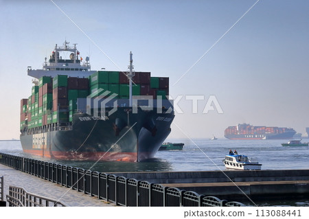 Container ship docking Container ship docking 113088441