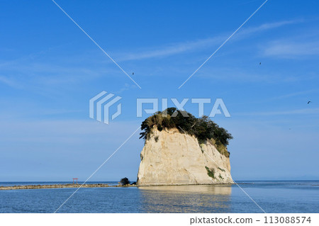 Ishikawa Prefecture Enmusu Beach Mitsuke Island 113088574