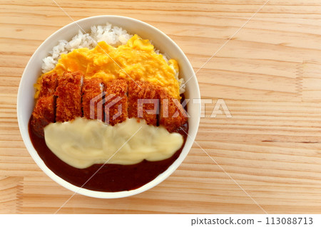 Omelet cheese cutlet curry Omelet cheese cutlet curry 113088713