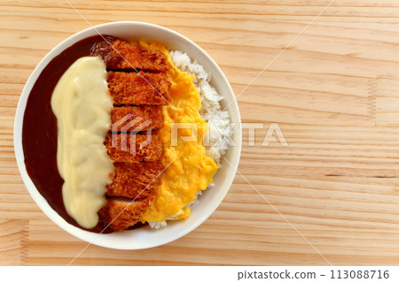 Omelet cheese cutlet curry 113088716