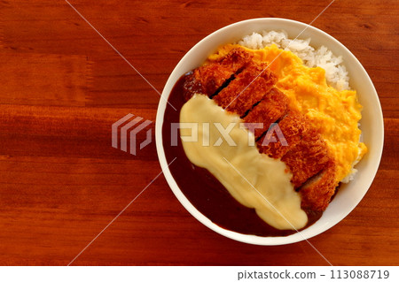 Omelet cheese cutlet curry Omelet cheese cutlet curry 113088719