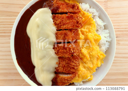 Omelet cheese cutlet curry 113088791