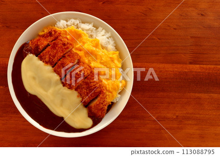 Omelet cheese cutlet curry 113088795