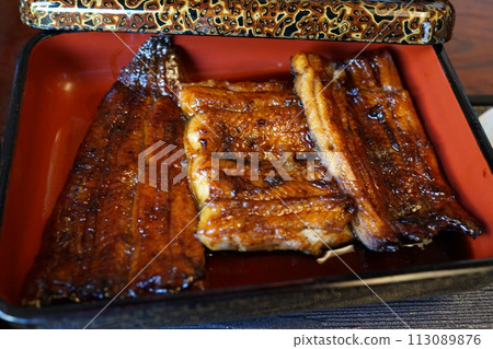 鰻魚蒲燒套餐膳食成分背景 113089876