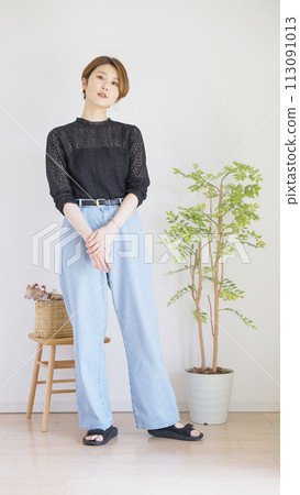 女春夏裝時尚搭配全身（肖像） 113091013