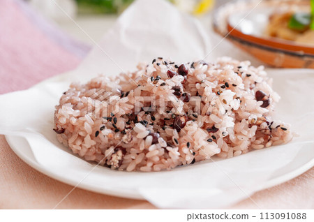 Close-up of red rice served on a plate 113091088