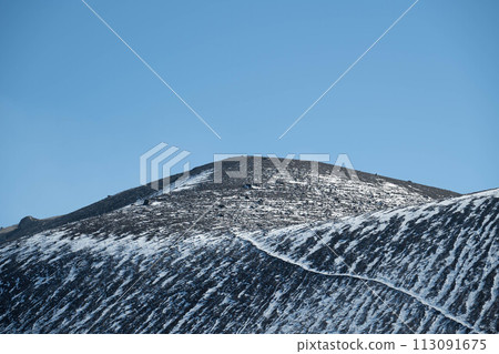 [Mount Asama] Mount Asama seen from the outer rim_13 113091675