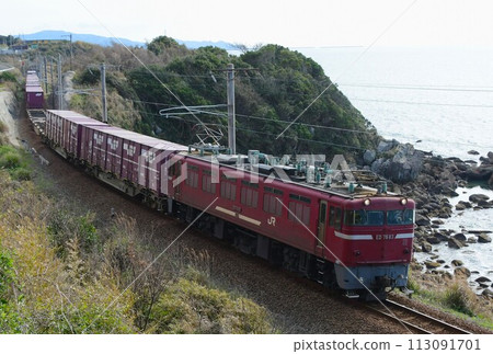 ED76 83 號牽引貨運列車薩摩大川 - 西 113091701