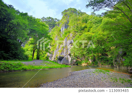 Tohoku, Geibikei, boat ride, Umahige Rock seen from the walking path at the end of the pier from the deepest Ogeibikei Rock, Ichinoseki City, Iwate Prefecture (1) 113093485