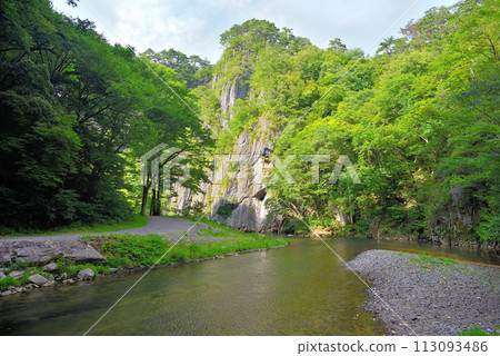Tohoku, Geibikei, boat ride, Umahige Rock seen from the walking path at the end of the pier from the deepest Ogeibikei Rock, Ichinoseki City, Iwate Prefecture (3) 113093486