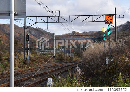 雙軌奧本線貫穿大自然豐富的米澤山。 雙軌奧本線貫穿大自然豐富的米澤山。 113093752
