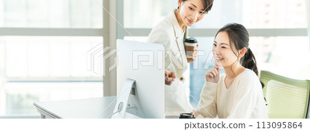 Business woman teaching work in the office Business woman teaching work in the office 113095864