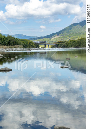 日南線特急「海幸山幸號」穿越廣戶川鐵橋 113099985