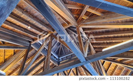 木造建築的屋頂 113100282