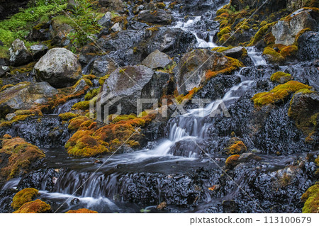 Hokkaido / The only place in the world where the manganese oxide formation phenomenon can be confirmed on earth: Onneto Hot Spring Falls Hokkaido / The only place in the world where the manganese oxide formation phenomenon can be confirmed on earth: Onneto Hot Spring Falls 113100679