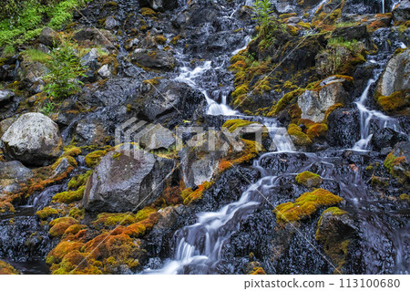 Hokkaido / The only place in the world where the manganese oxide formation phenomenon can be confirmed on earth: Onneto Hot Spring Falls Hokkaido / The only place in the world where the manganese oxide formation phenomenon can be confirmed on earth: Onneto Hot Spring Falls 113100680