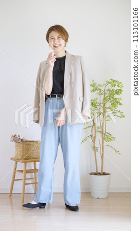 Women's spring clothes fashion coordination whole body (vertical) 113101166