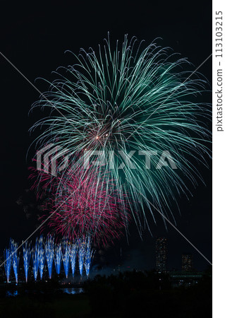 Autumn fireworks (Kawaguchi Fireworks Festival) Autumn fireworks (Kawaguchi Fireworks Festival) 113103215