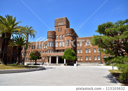 Former Kyushu University Hakozaki Campus, former Faculty of Engineering main building, photographed in March 2024 113103632