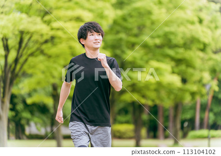 年輕人散步、散步、運動、有氧運動、公園訓練(飲食、脂肪燃燒) 年輕人散步、散步、運動、有氧運動、公園訓練(飲食、脂肪燃燒) 113104102
