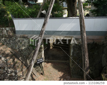 Tanabe Castle water gate ruins Tanabe Castle water gate ruins 113106259
