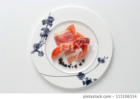 Prosciutto and crab served on a plate - Stylish appetizer image - Prosciutto and crab leg appetizer Prosciutto and crab served on a plate - Stylish appetizer image - Prosciutto and crab leg appetizer 113106314