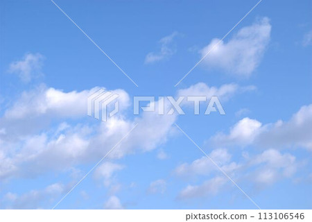 Clouds floating in the blue sky on a sunny day 113106546
