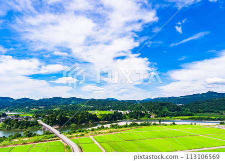 川口牛島的信濃川（千曲川）、牛島大橋、田園風光【新潟縣的風景】 113106569