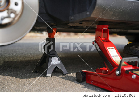 液壓車庫千斤頂和千斤頂支架 113109805