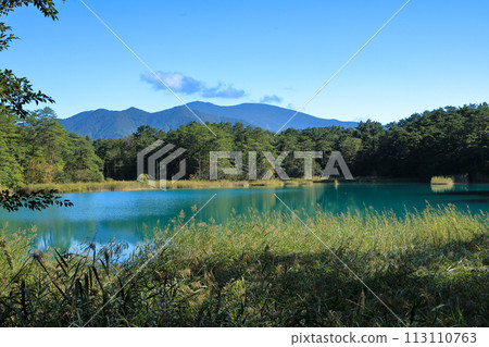 Bandai-Asahi National Park: View of Benten-numa and Mt. Nishi-Azuma from the Goshikinuma Nature Trail hiking course 113110763