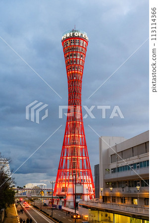 深圳港塔是日本港口城市的標誌性建築。 深圳港塔是日本港口城市的標誌性建築。 113114366