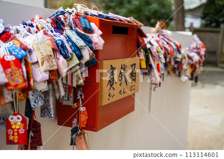 生田神社作為神社。生田神社是日本神社中部地區的一座神社。 生田神社作為神社。生田神社是日本神社中部地區的一座神社。 113114601
