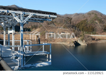 Bungee jumping from Yamba Ohashi Bridge 113120921