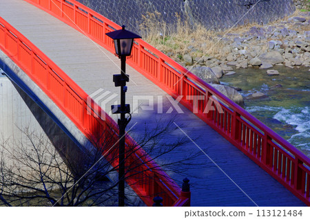 The red bridge in Korankei, Asuke Town, Toyota City 113121484