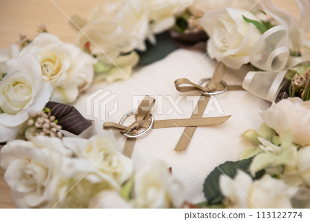 漂亮的戒指 113122774